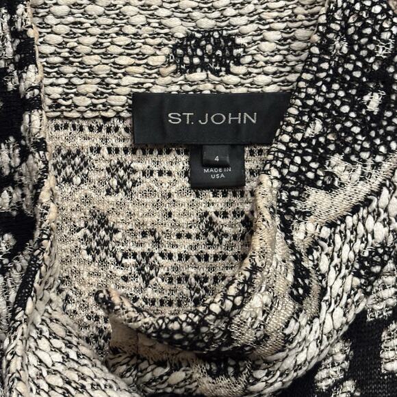 St. John Knit Jacket Size 4 Ivory Black Abstract Bouclé Textured Stand Collar - Picture 2 of 7
